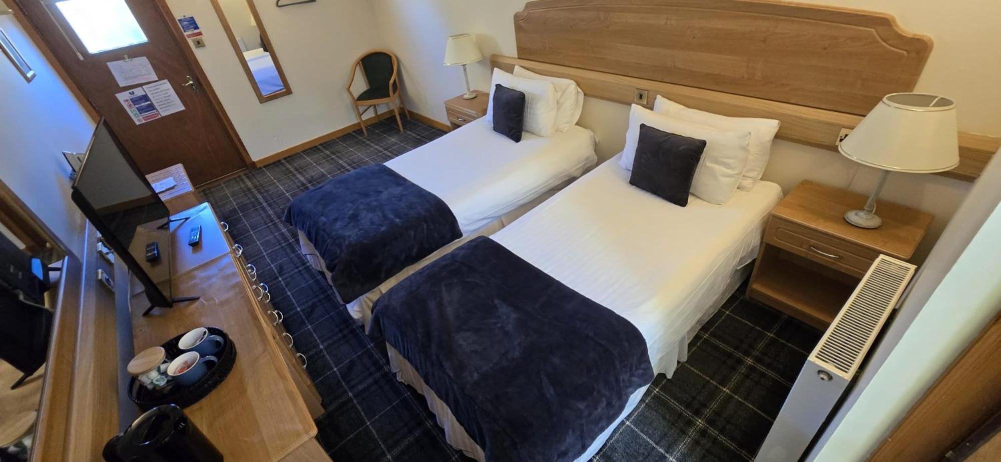 The Red Lion Tavern Fochabers Ngoại thất bức ảnh