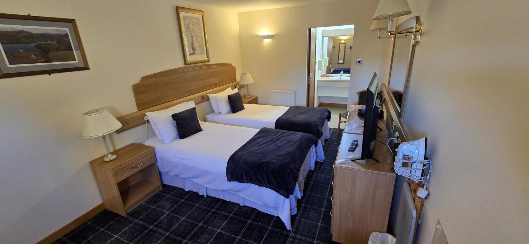 The Red Lion Tavern Fochabers Ngoại thất bức ảnh