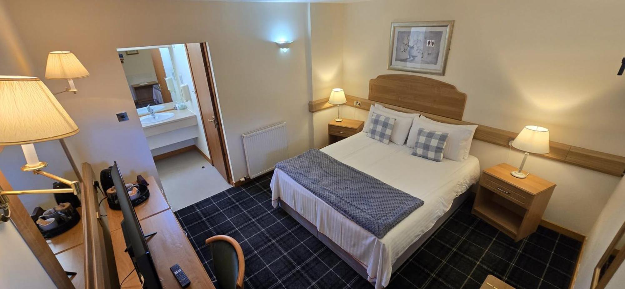 The Red Lion Tavern Fochabers Ngoại thất bức ảnh