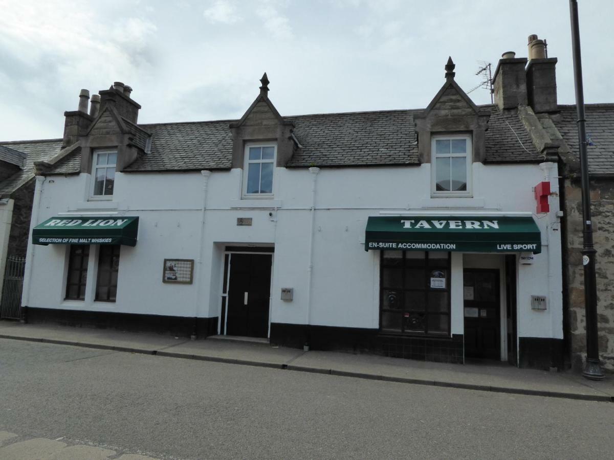 The Red Lion Tavern Fochabers Ngoại thất bức ảnh